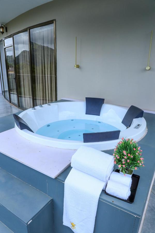 Hotel Sky Sierra Wayanad Kalpetta Kültér fotó